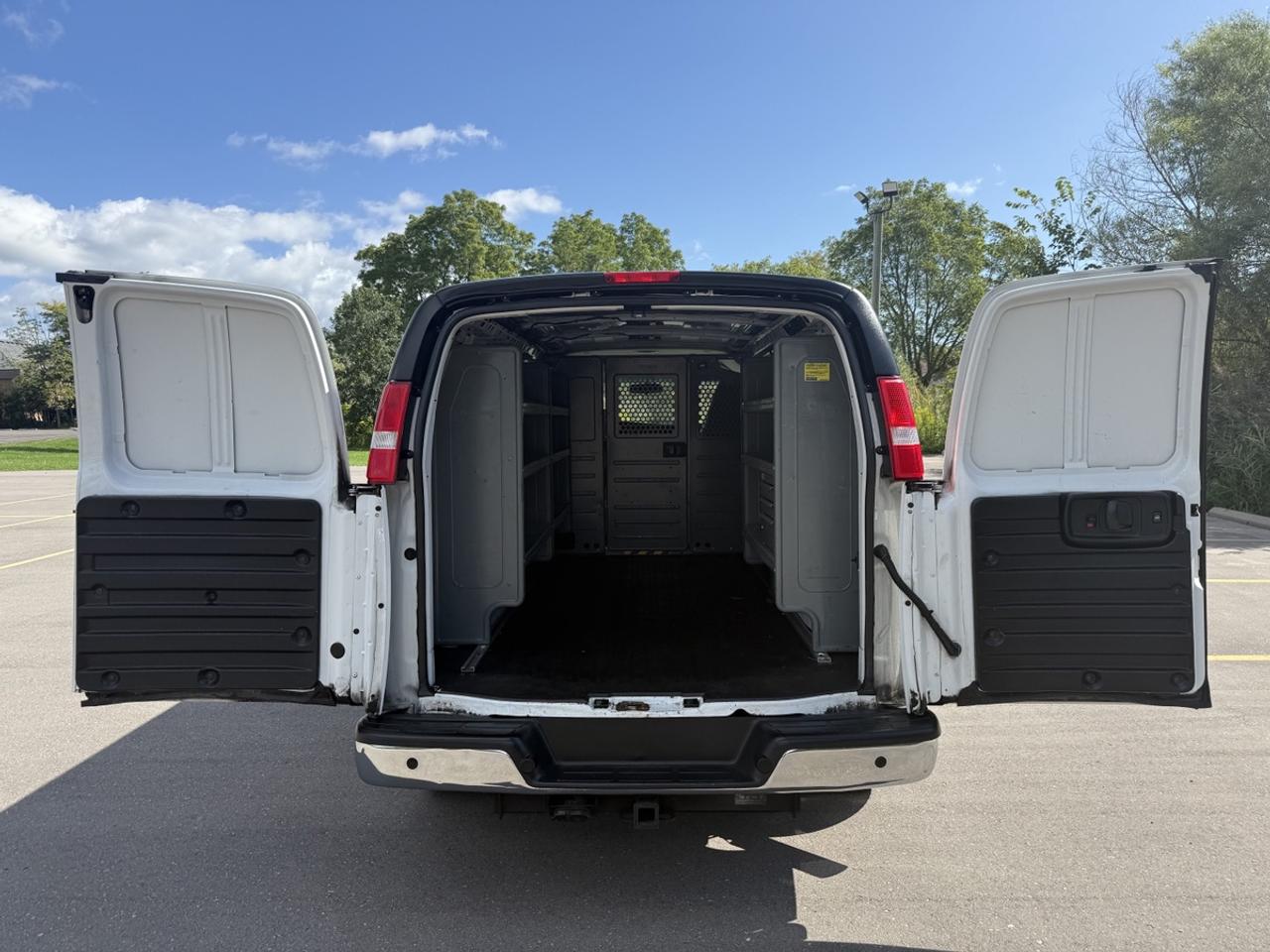 2019 Chevrolet Express  Photo