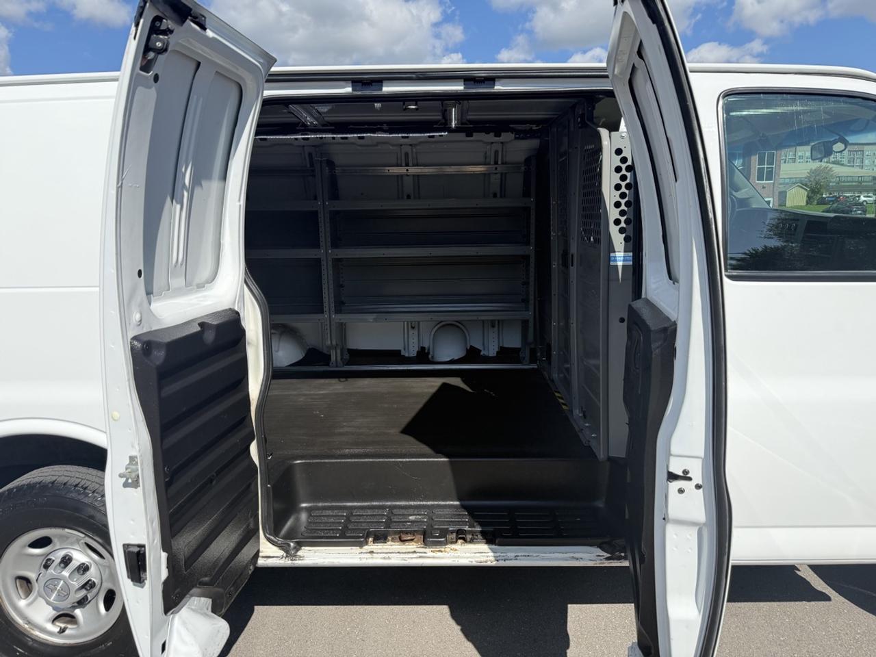 2019 Chevrolet Express  Photo