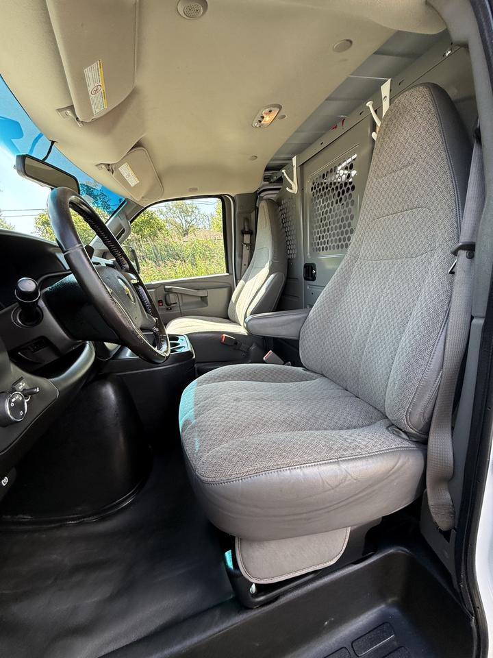 2019 Chevrolet Express  Photo