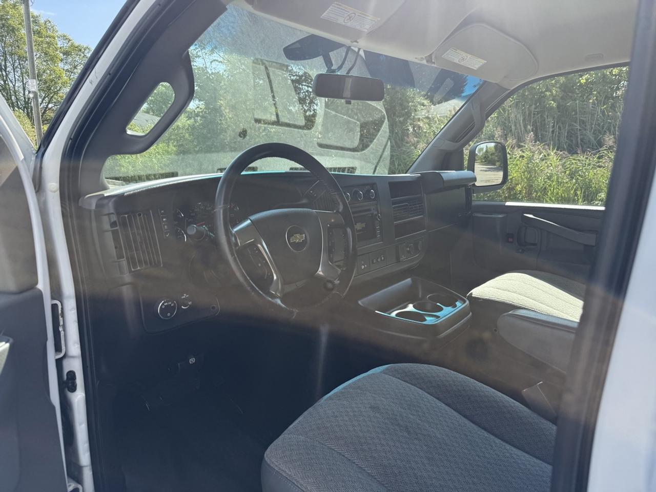 2019 Chevrolet Express  Photo