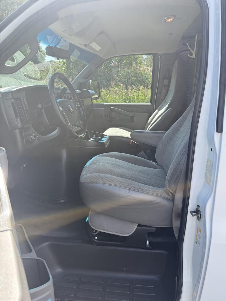 2019 Chevrolet Express  Photo
