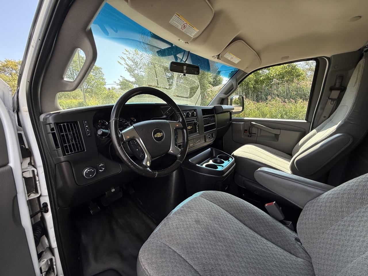 2019 Chevrolet Express  Photo