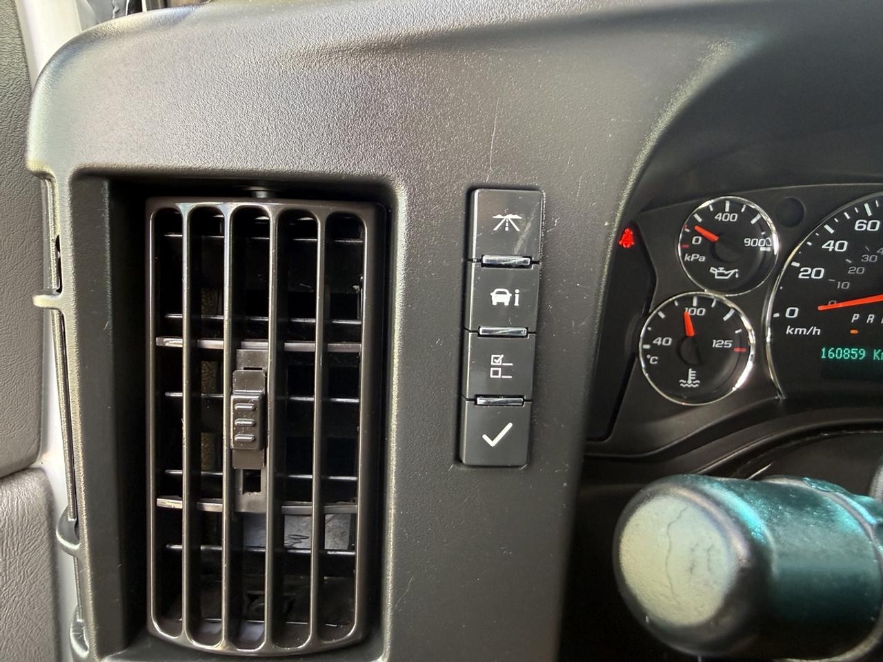 2019 Chevrolet Express  Photo