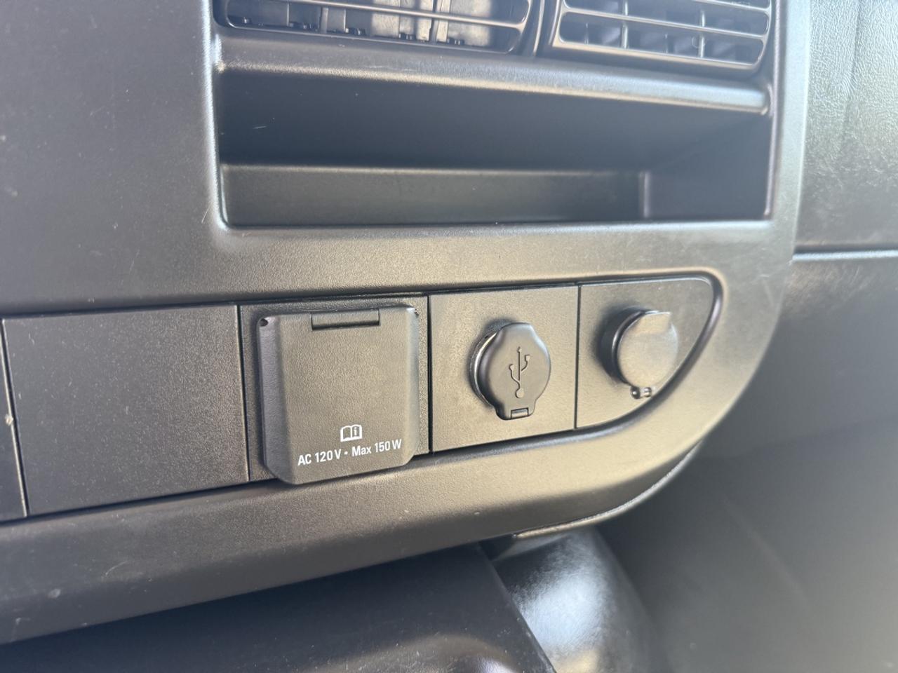 2019 Chevrolet Express  Photo