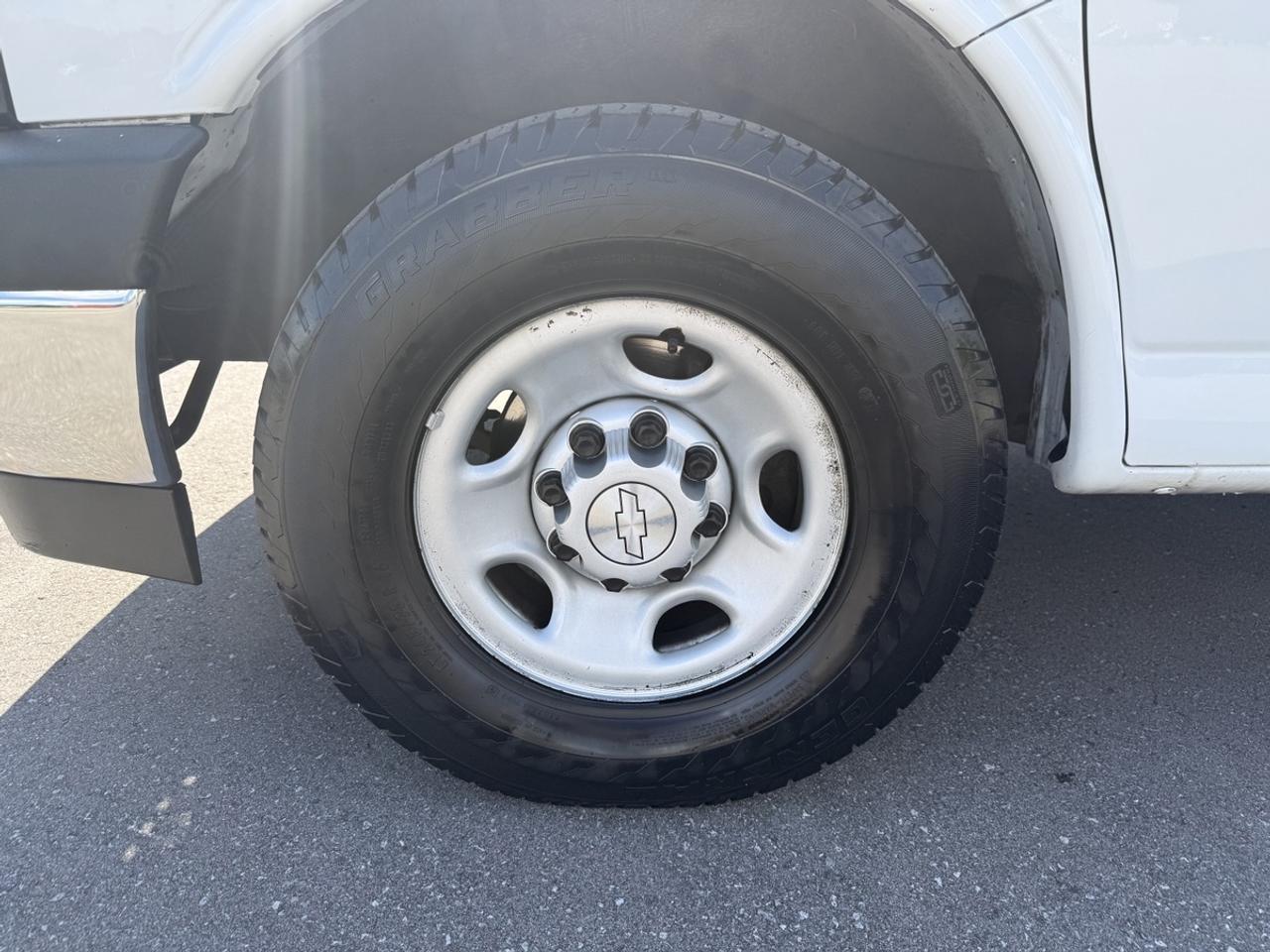 2019 Chevrolet Express  Photo