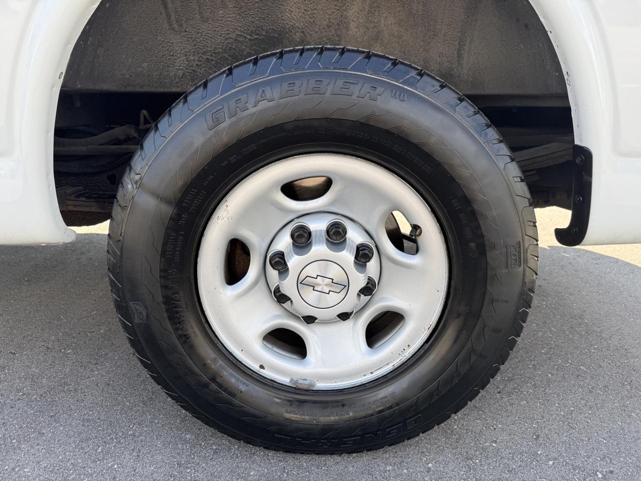 2019 Chevrolet Express  Photo