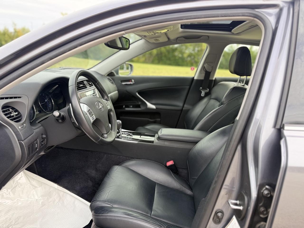 2013 Lexus IS 250 Photo