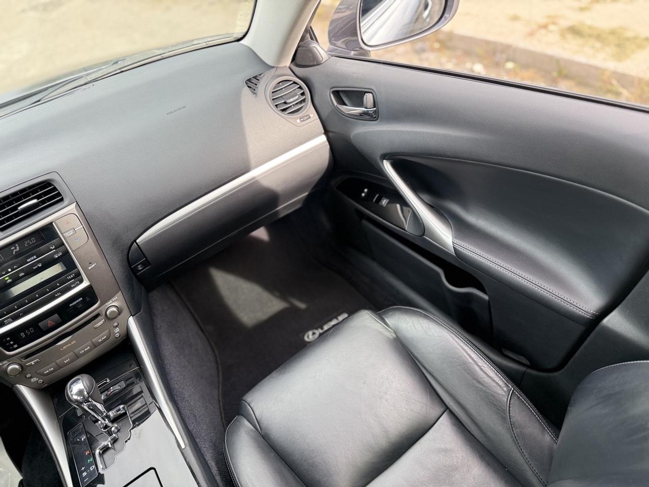 2013 Lexus IS 250 Photo