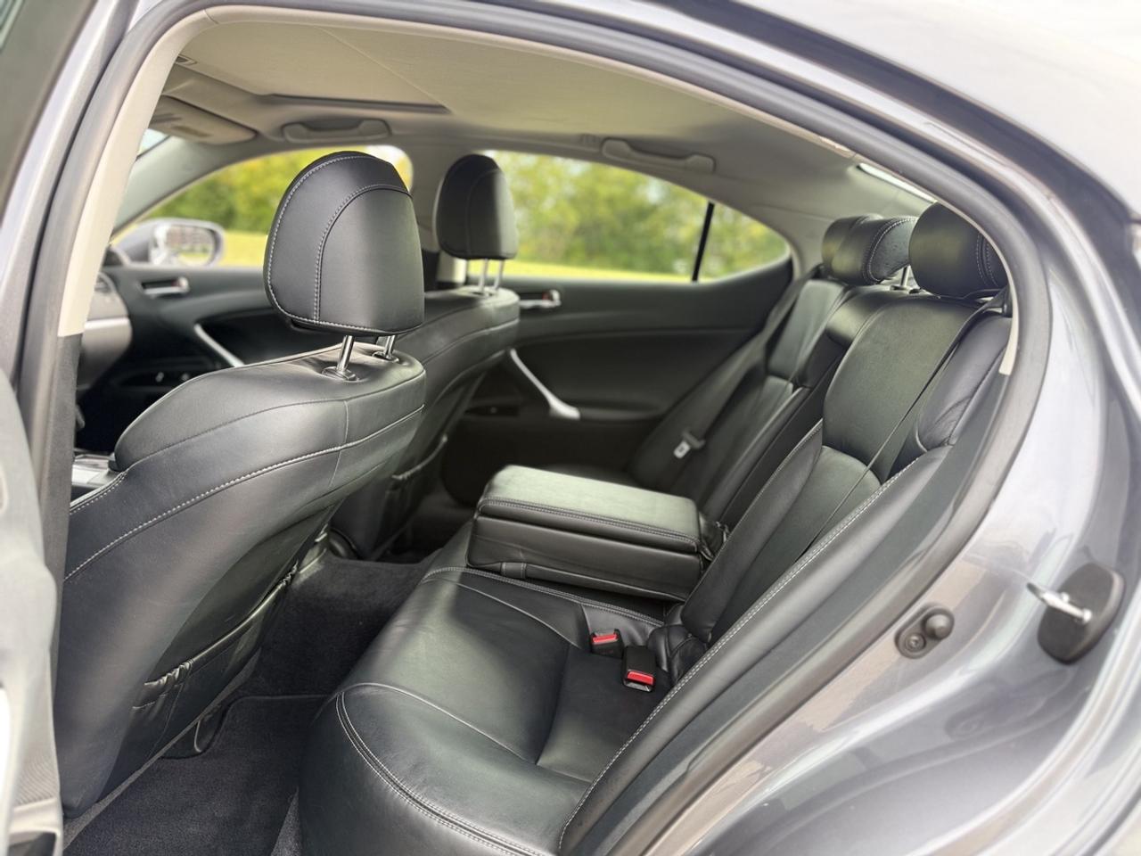 2013 Lexus IS 250 Photo