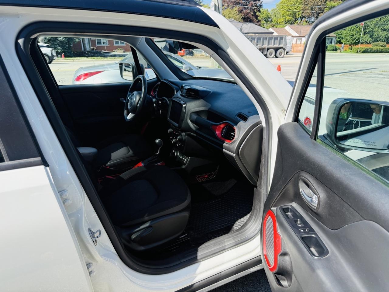 2018 Jeep Renegade Trailhawk Photo