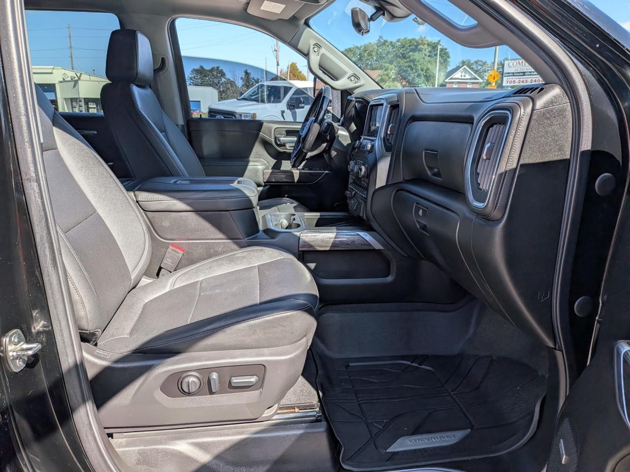 2022 Chevrolet Silverado 1500 LTZ Photo