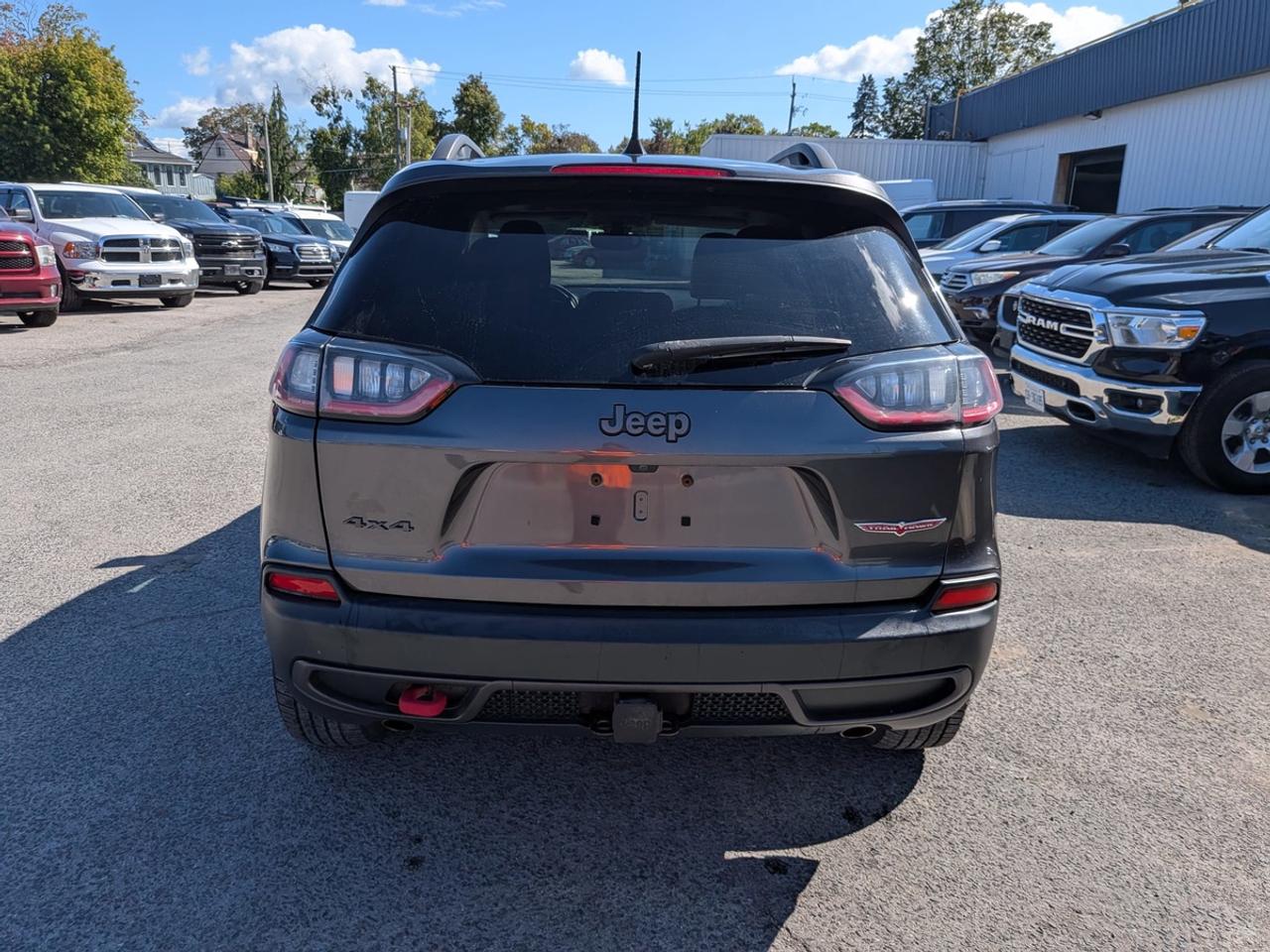 2019 Jeep Cherokee Trailhawk Photo