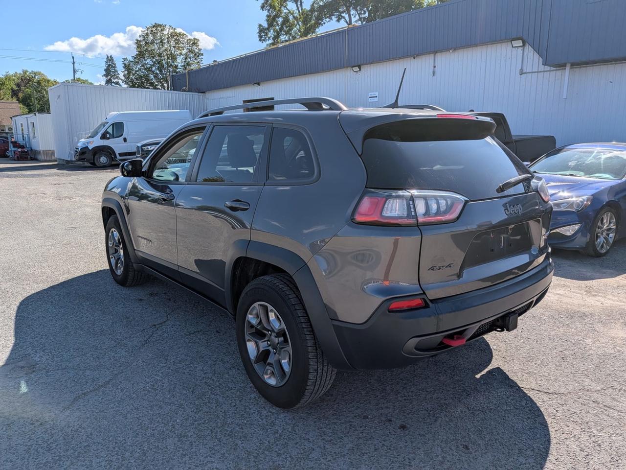 2019 Jeep Cherokee Trailhawk Photo