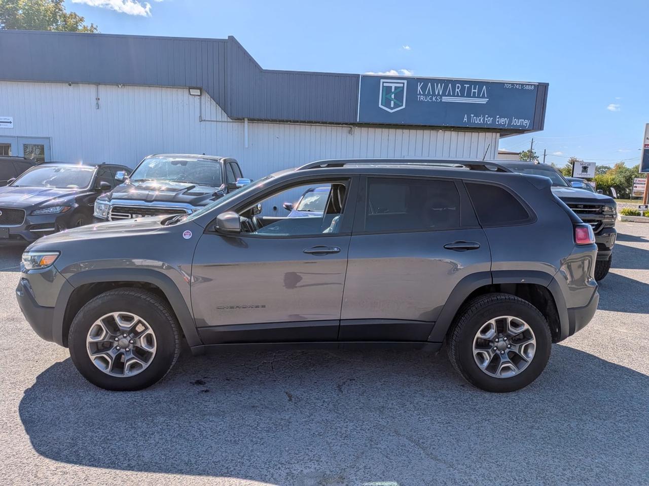 2019 Jeep Cherokee Trailhawk Photo