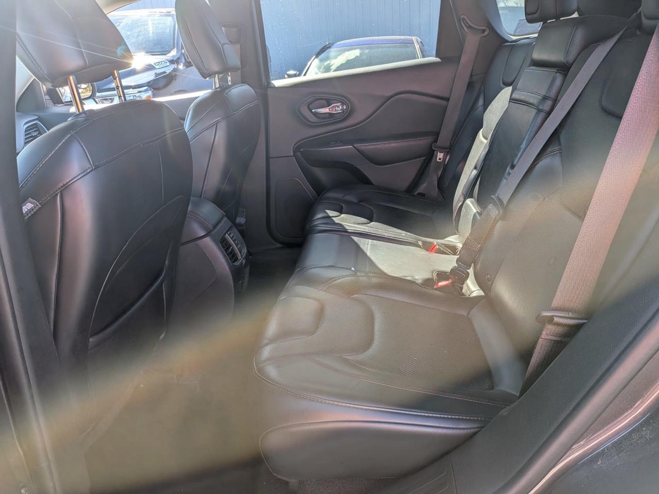 2019 Jeep Cherokee Trailhawk Photo