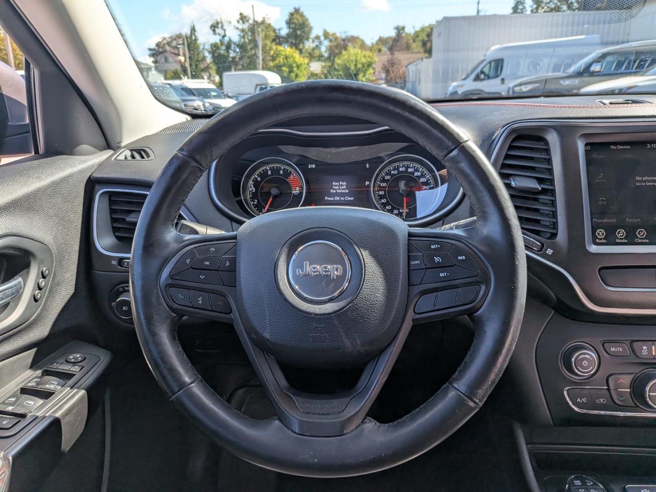 2019 Jeep Cherokee Trailhawk Photo