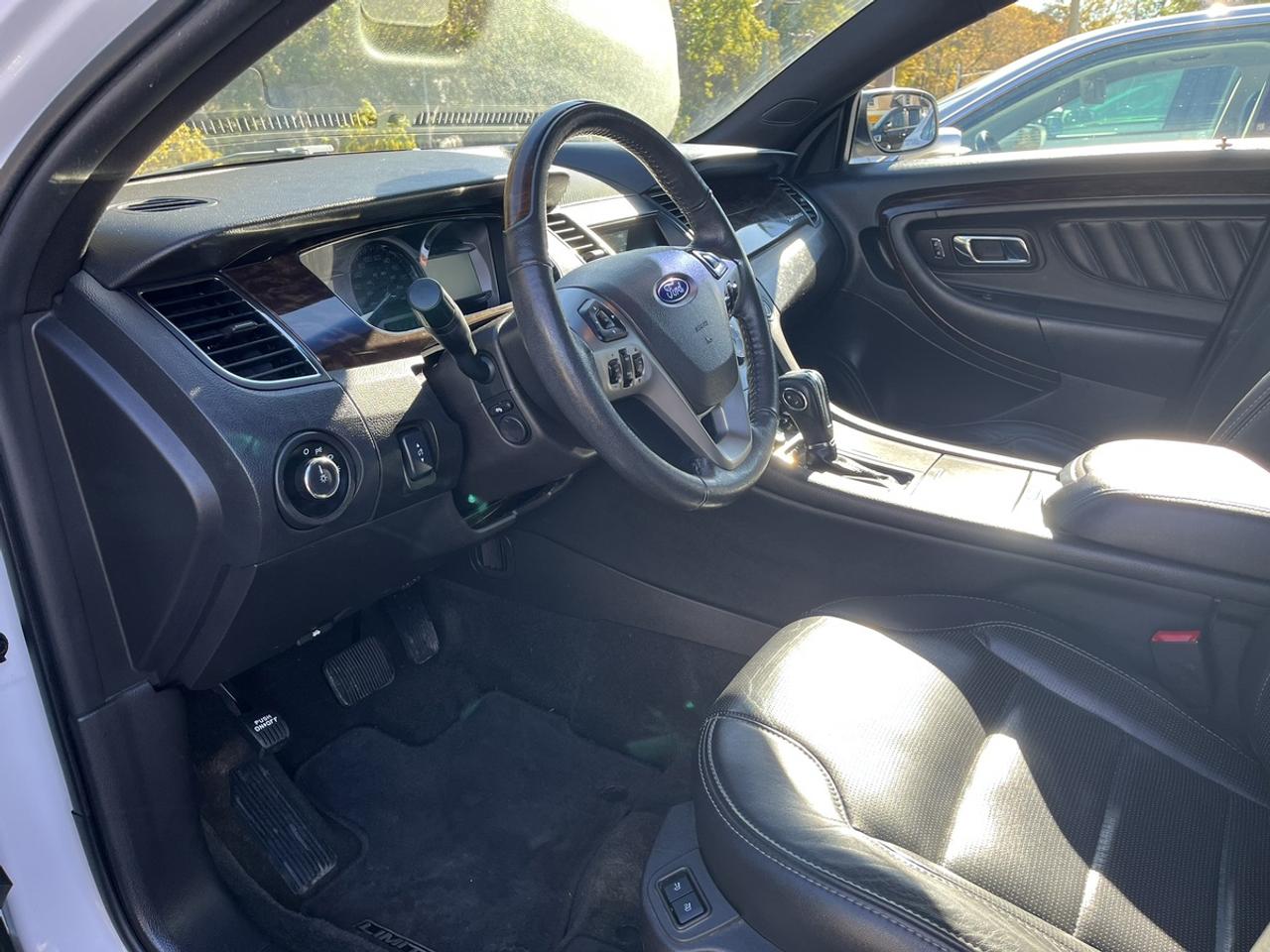 2018 Ford Taurus LIMITED Photo
