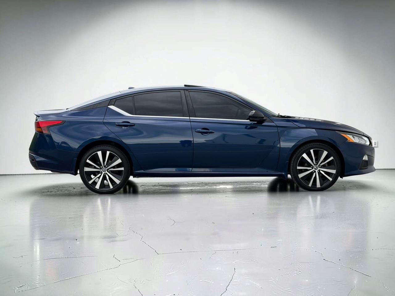 2021 Nissan Altima SR/AWD/BSM/NAV/Leather/Roof Photo3