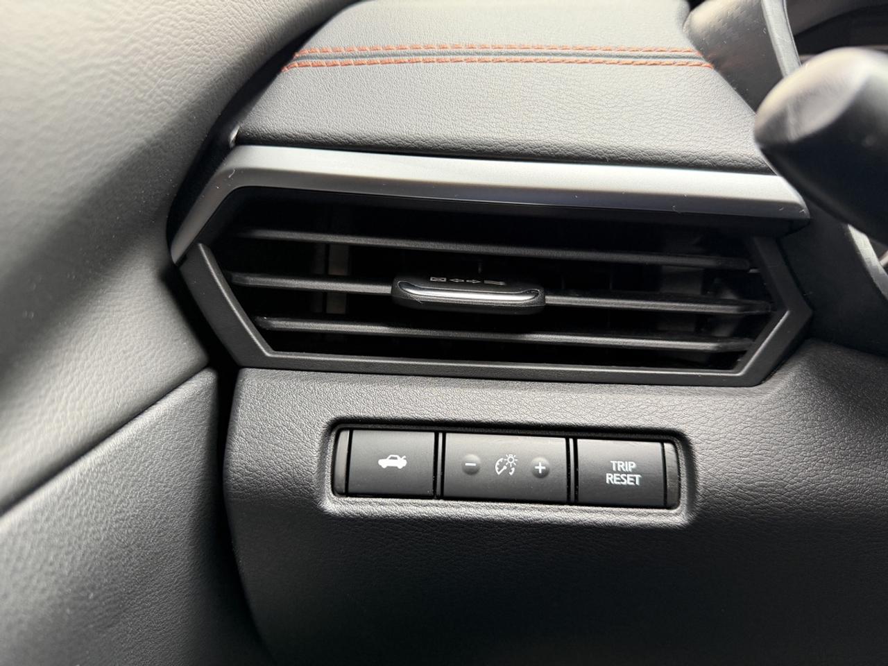2021 Nissan Altima SR/AWD/BSM/NAV/Leather/Roof Photo