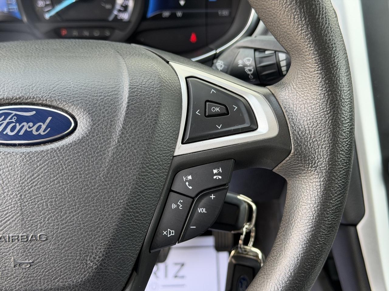2015 Ford Fusion SE Photo