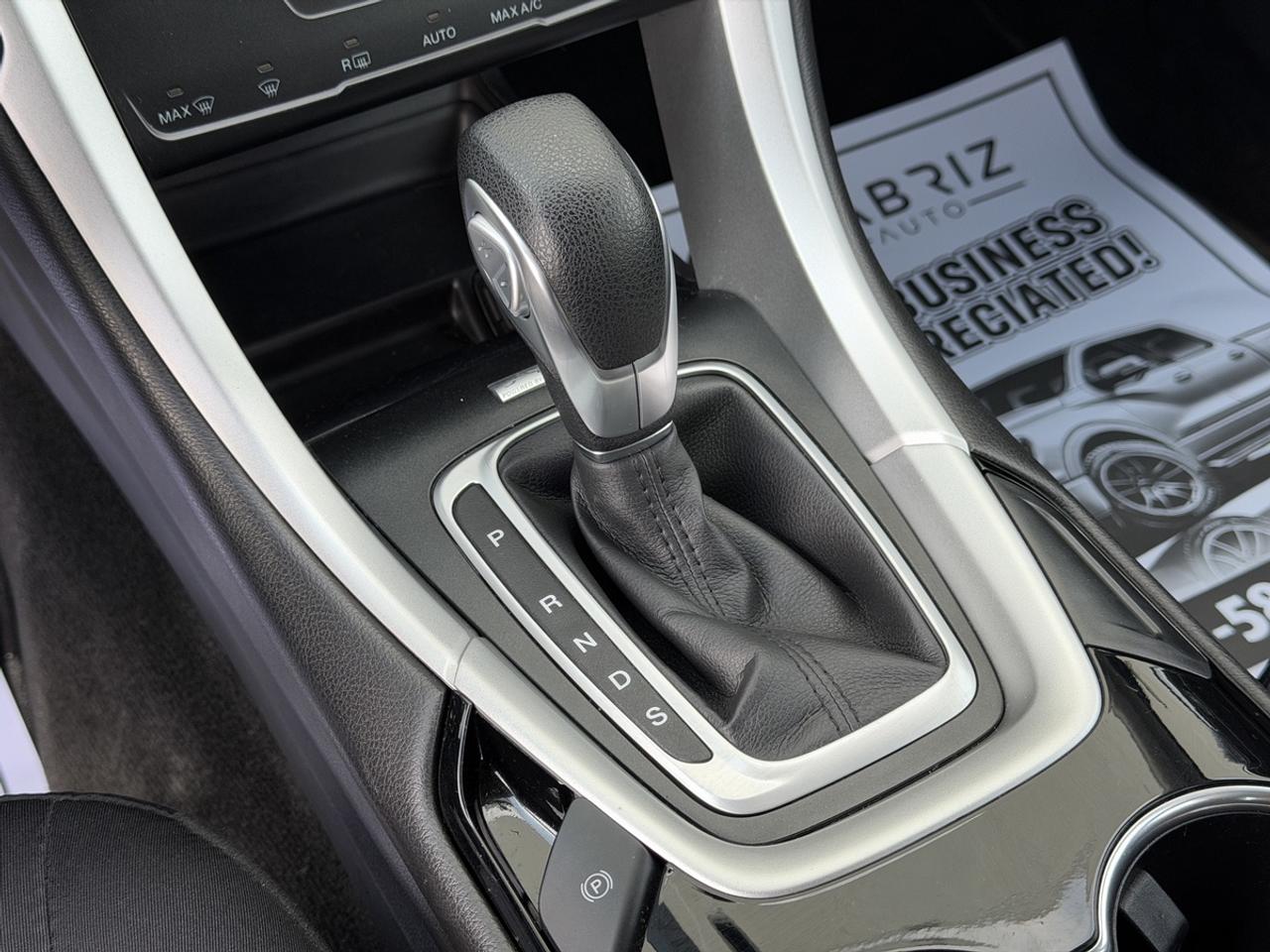 2015 Ford Fusion SE Photo