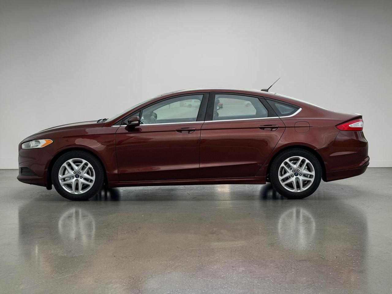 2015 Ford Fusion SE Photo3