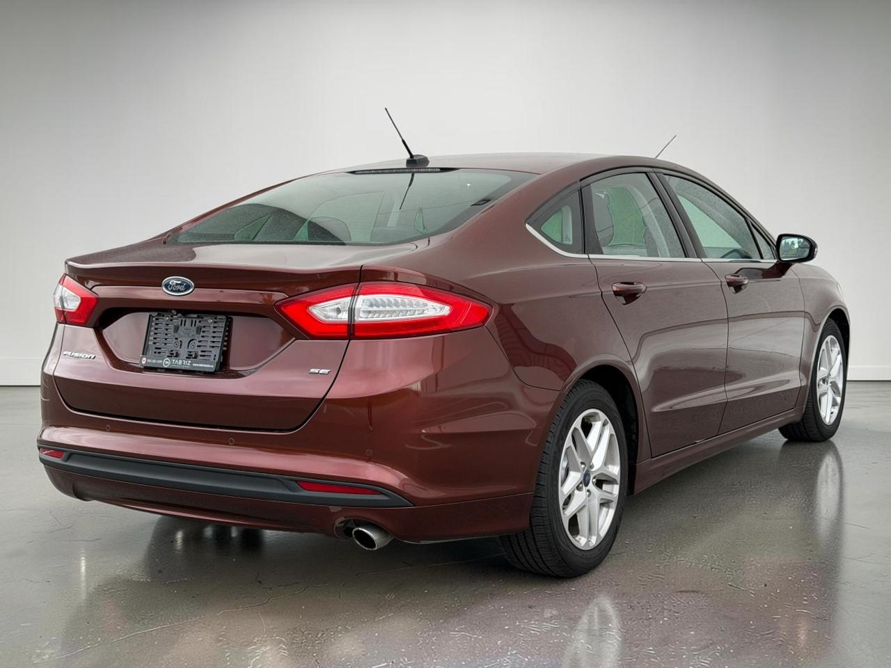 2015 Ford Fusion SE Photo