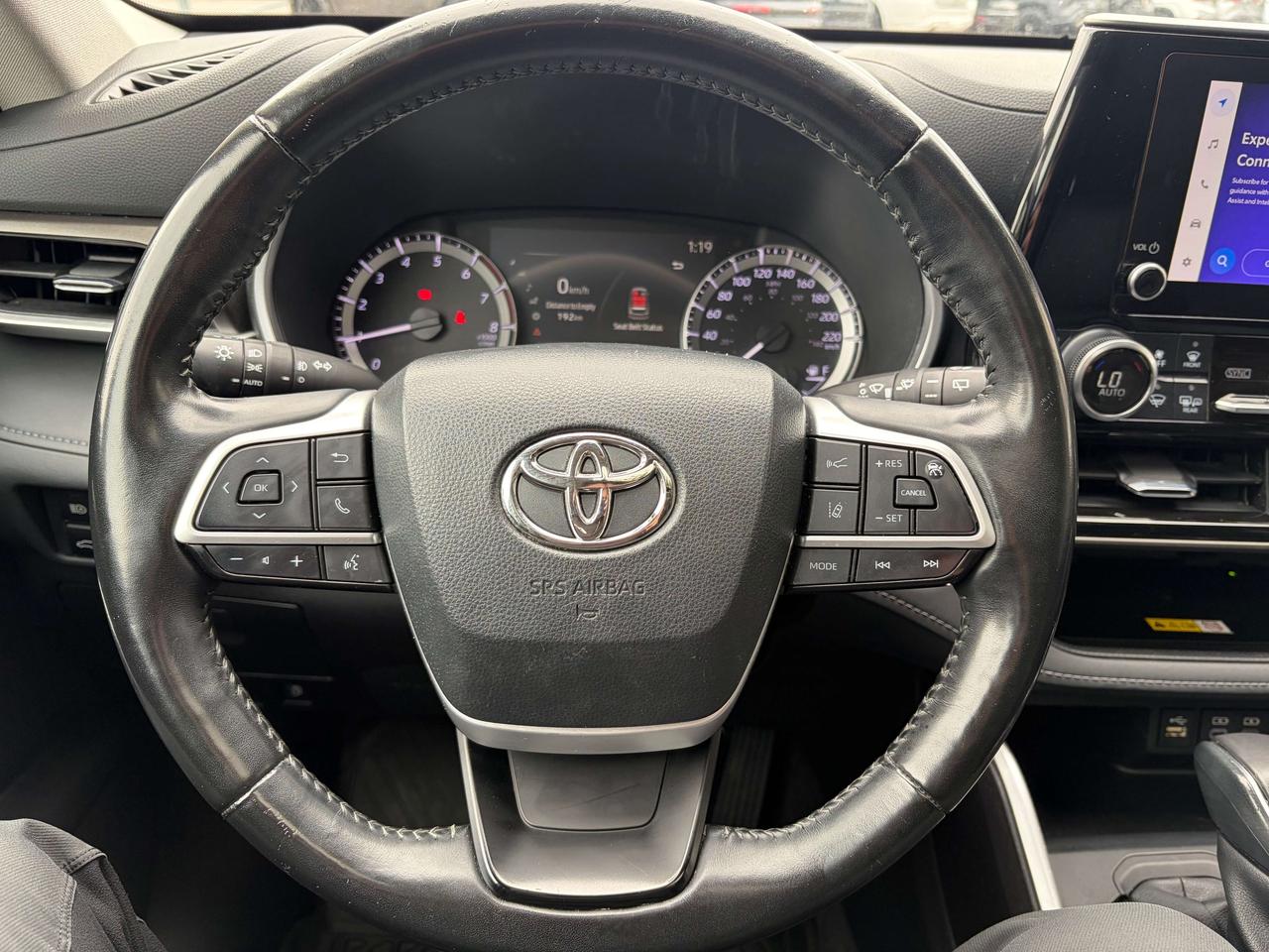 2023 Toyota Highlander XLE AWD One Owner Clean CARFAX SofTex Moonroof Photo