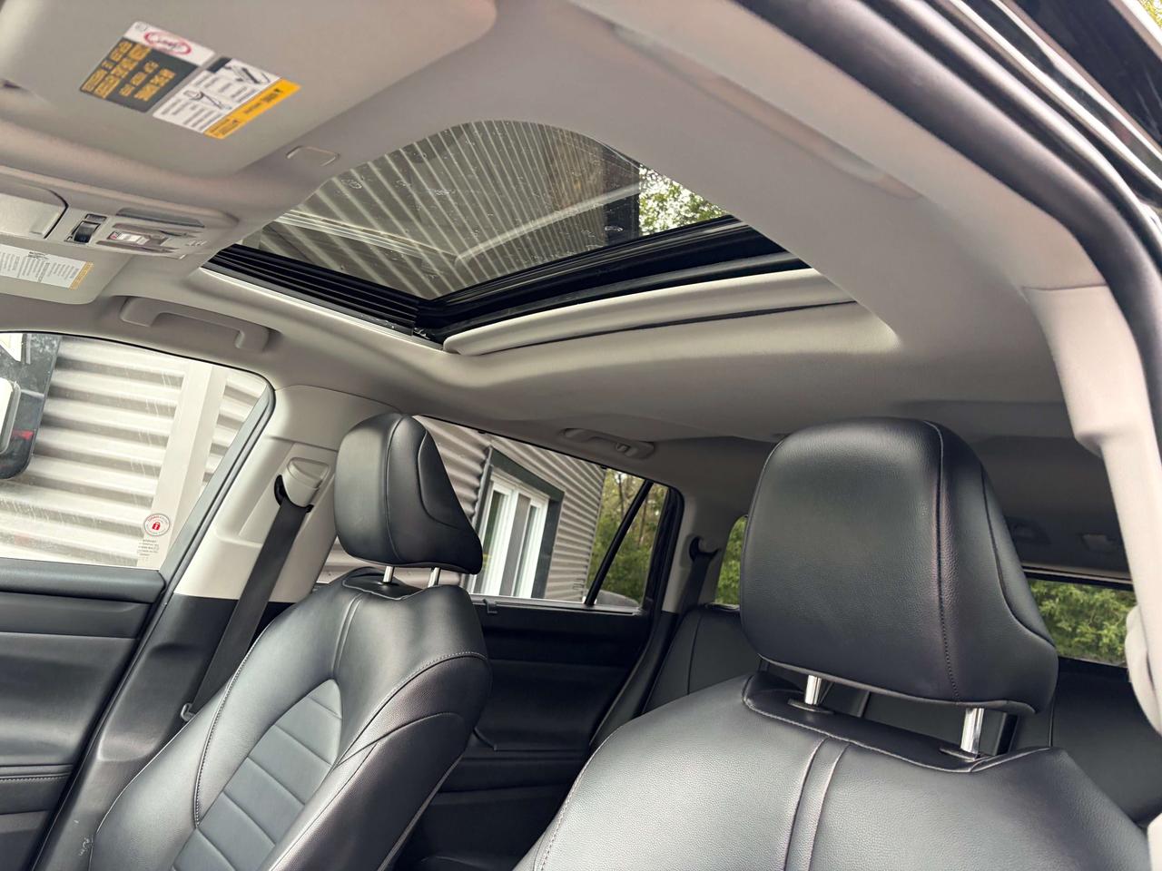 2023 Toyota Highlander XLE AWD One Owner Clean CARFAX SofTex Moonroof Photo