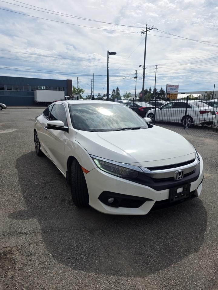 2017 Honda Civic Touring Photo5