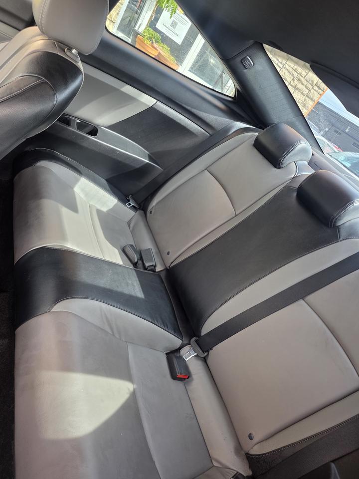 2017 Honda Civic Touring Photo