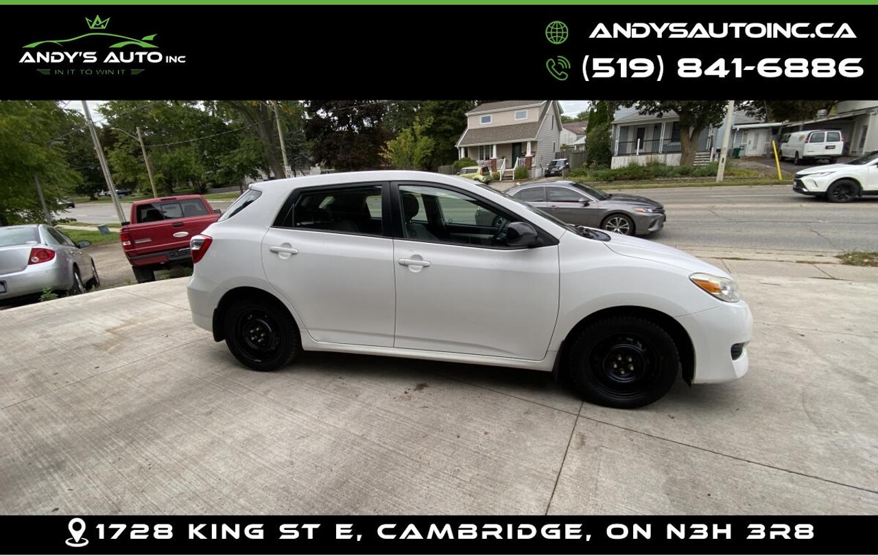 2012 Toyota Matrix ! ONE OWNER ! SUNROOF ! POWER WINDOWS ! KEY L ! ONE OWNER ! SUNROOF ! POWER WINDOWS ! KEYLESS Photo