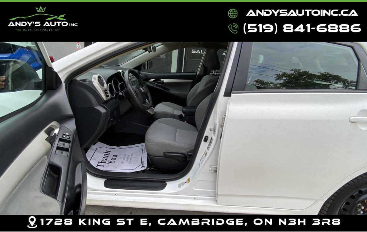 2012 Toyota Matrix ! ONE OWNER ! SUNROOF ! POWER WINDOWS ! KEY L ! ONE OWNER ! SUNROOF ! POWER WINDOWS ! KEYLESS Photo