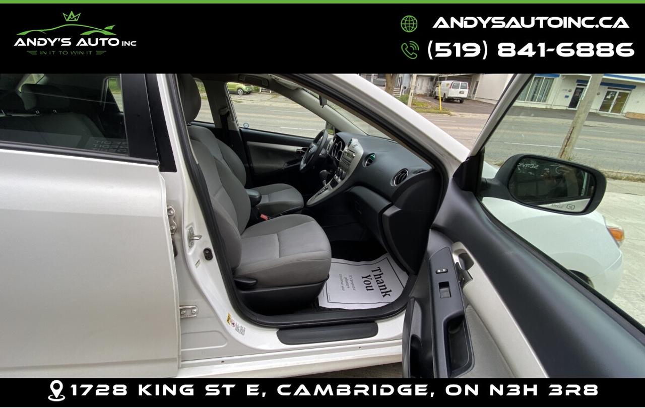2012 Toyota Matrix ! ONE OWNER ! SUNROOF ! POWER WINDOWS ! KEY L ! ONE OWNER ! SUNROOF ! POWER WINDOWS ! KEYLESS Photo