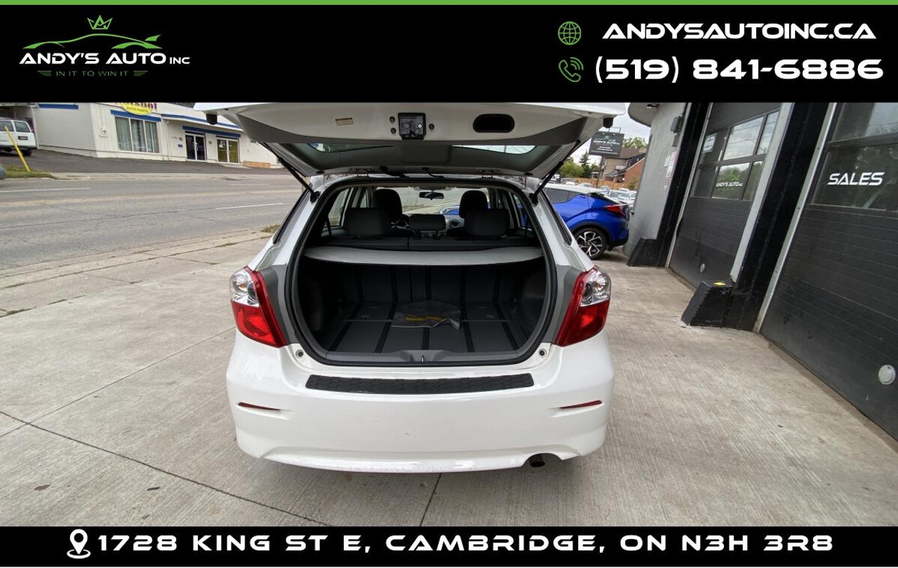 2012 Toyota Matrix ! ONE OWNER ! SUNROOF ! POWER WINDOWS ! KEY L ! ONE OWNER ! SUNROOF ! POWER WINDOWS ! KEYLESS Photo