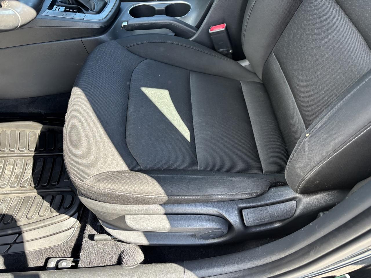 2017 Hyundai Elantra GL Photo