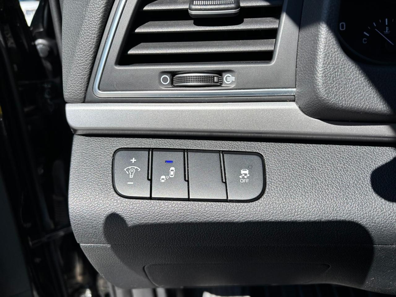 2017 Hyundai Elantra GL Photo