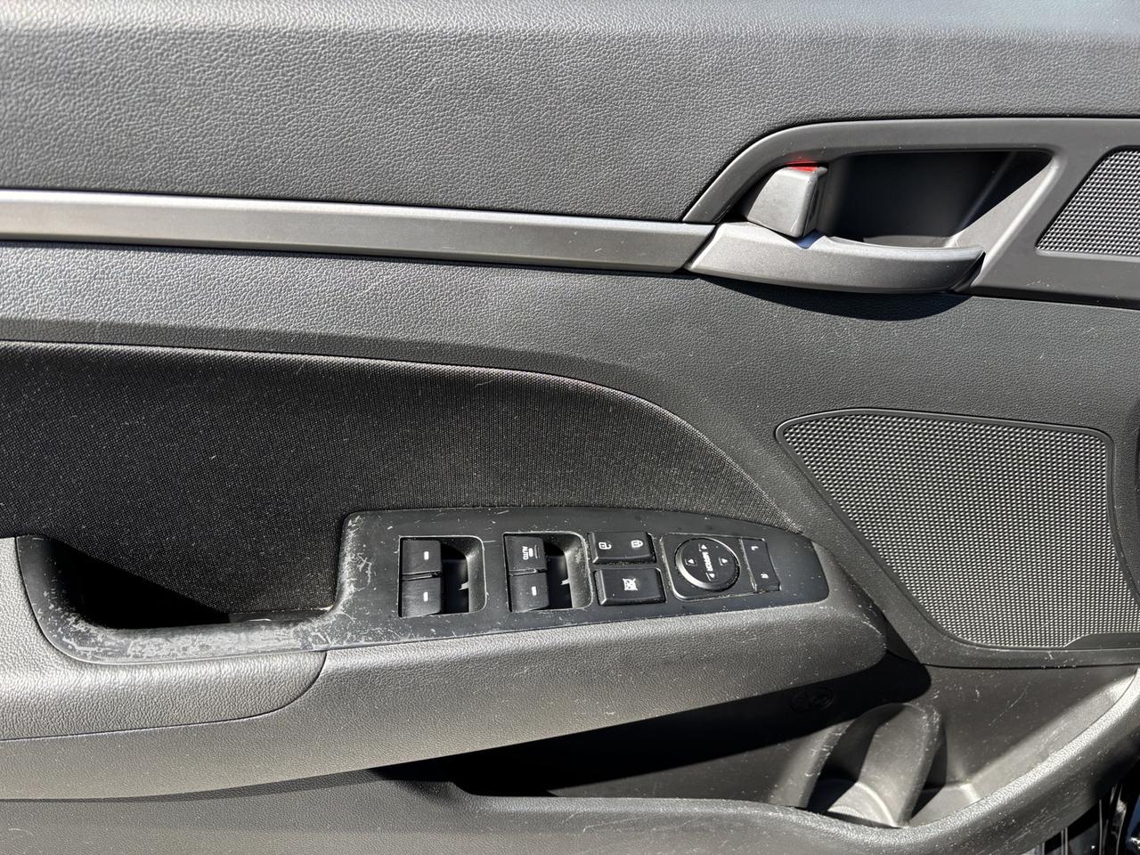 2017 Hyundai Elantra GL Photo