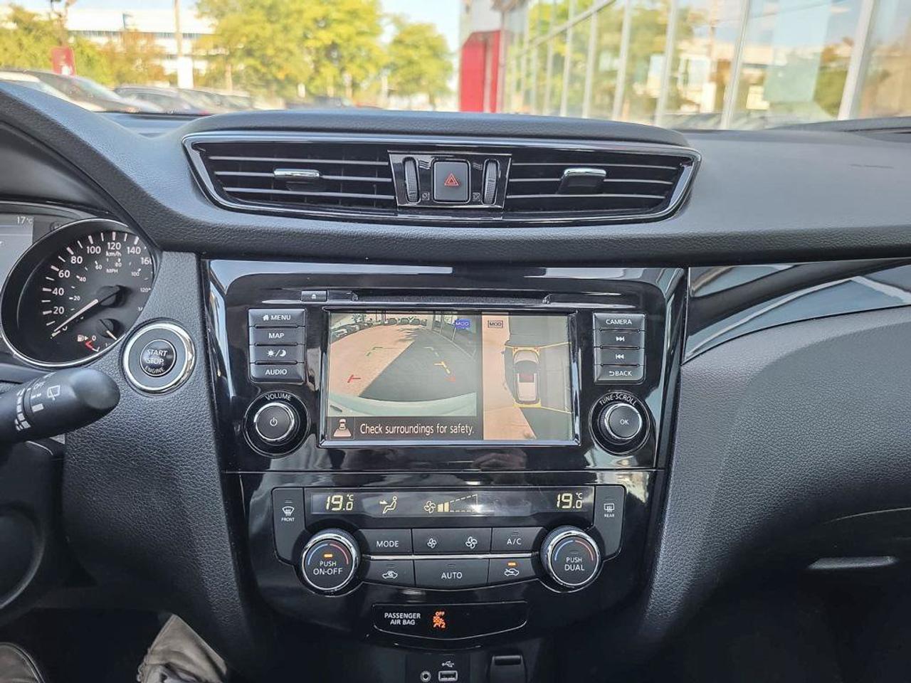 2023 Nissan Qashqai SL Photo