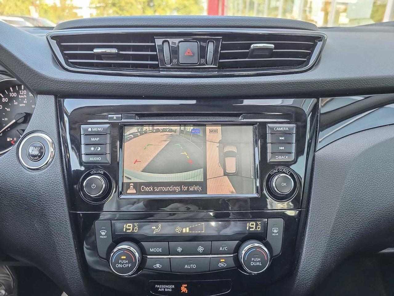 2023 Nissan Qashqai SL Photo