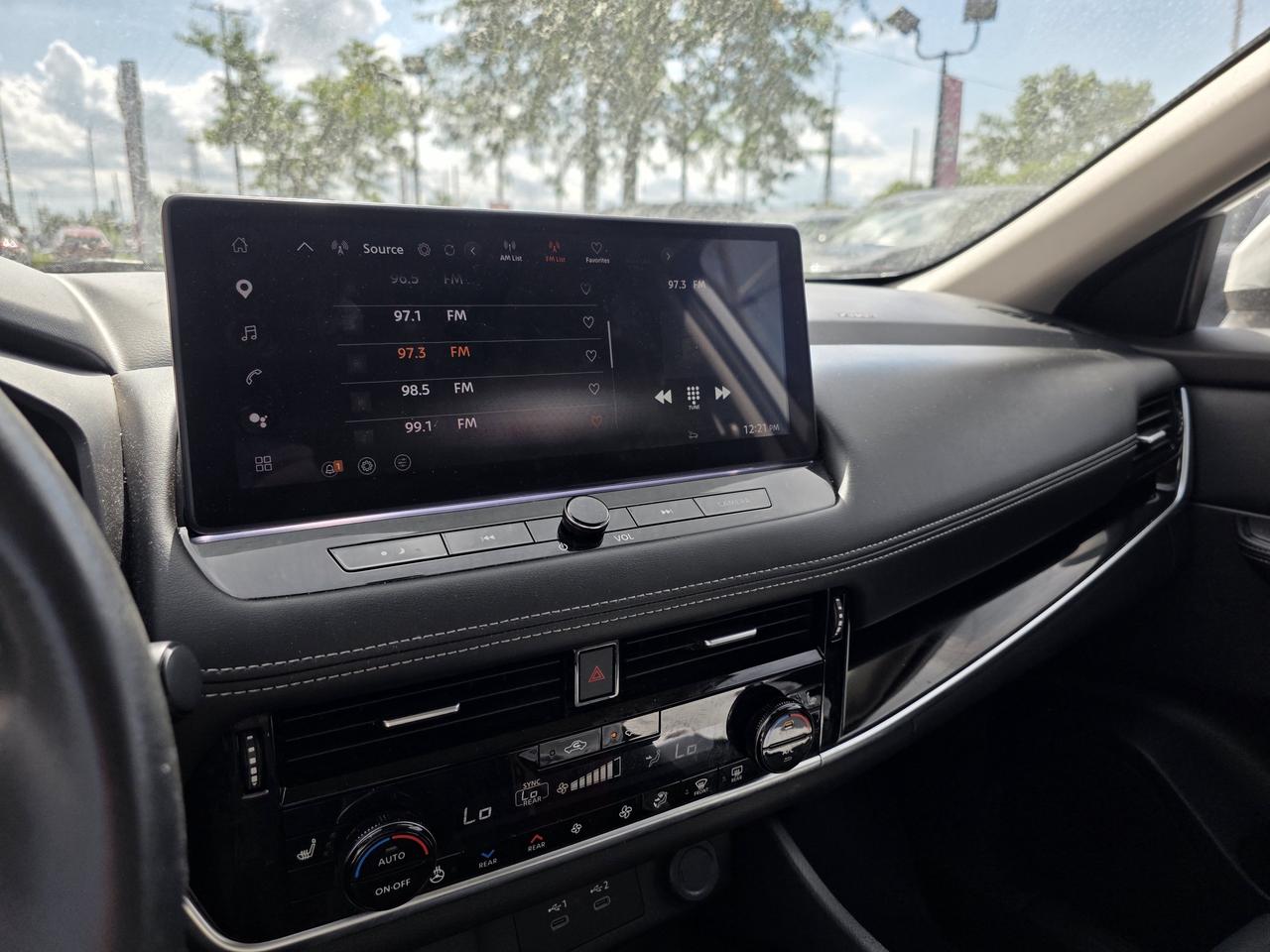 2024 Nissan Rogue SL AWD | Leather | Apple Car Play | Google Built-in | Photo