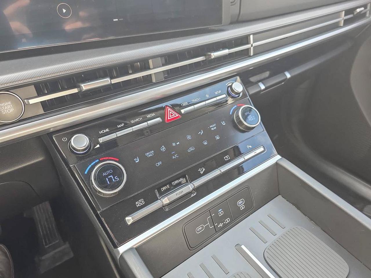 2026 Hyundai Santa Fe Hybrid Preferred AWD | Wireless Apple Car Play | Android Auto | Photo