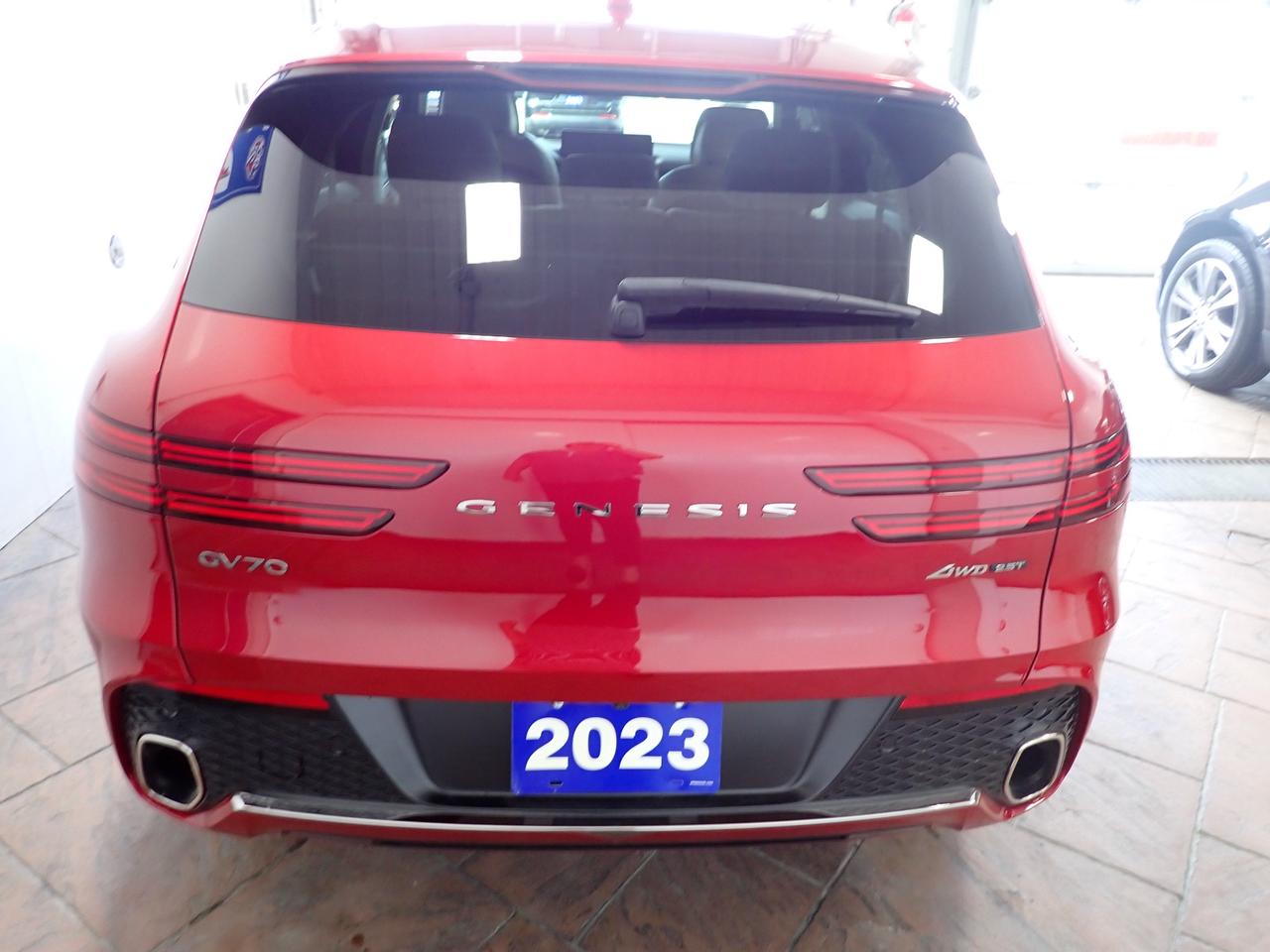 2023 Genesis GV70 2.5T Advanced AWD LEATHER NAVI SUNROOF Photo