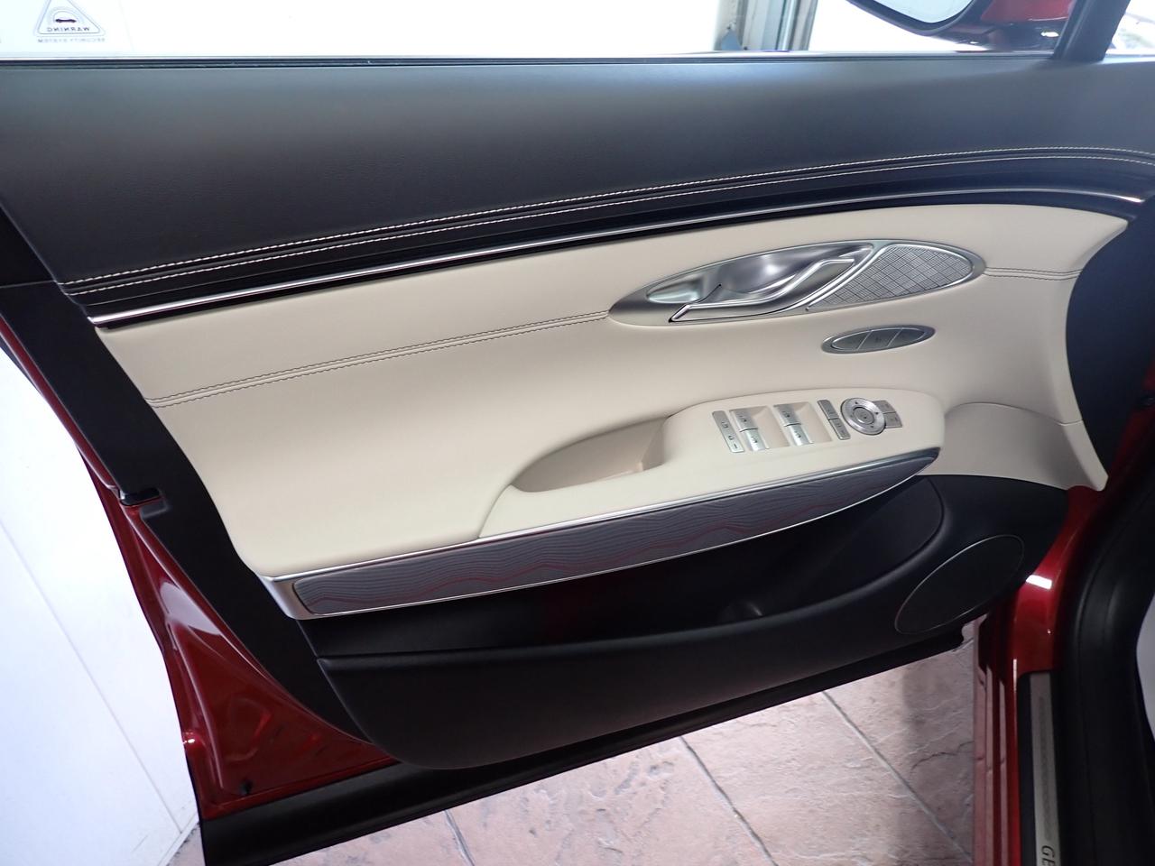 2023 Genesis GV70 2.5T Advanced AWD LEATHER NAVI SUNROOF Photo