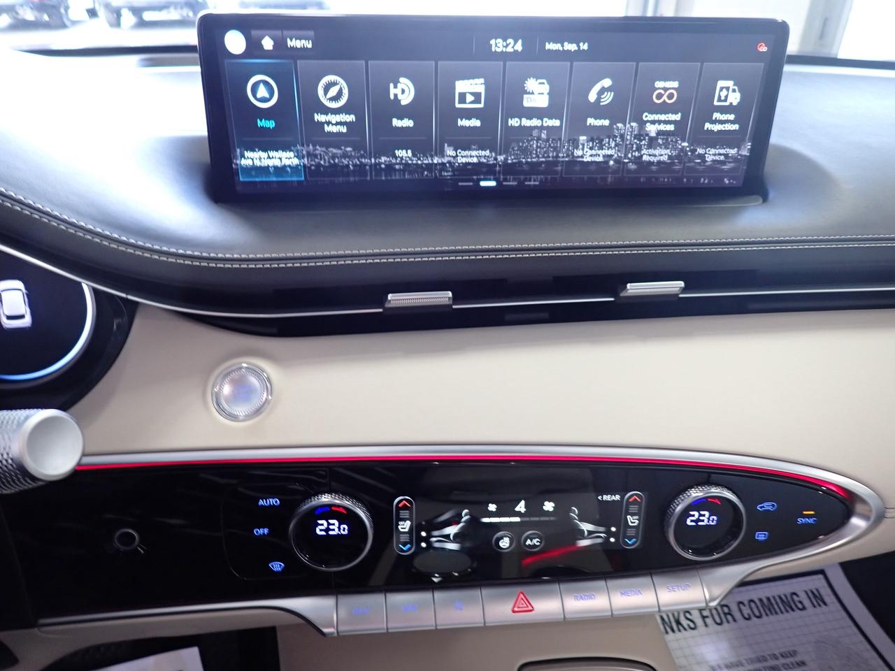2023 Genesis GV70 2.5T Advanced AWD LEATHER NAVI SUNROOF Photo