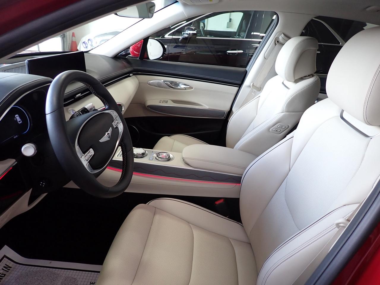 2023 Genesis GV70 2.5T Advanced AWD LEATHER NAVI SUNROOF Photo