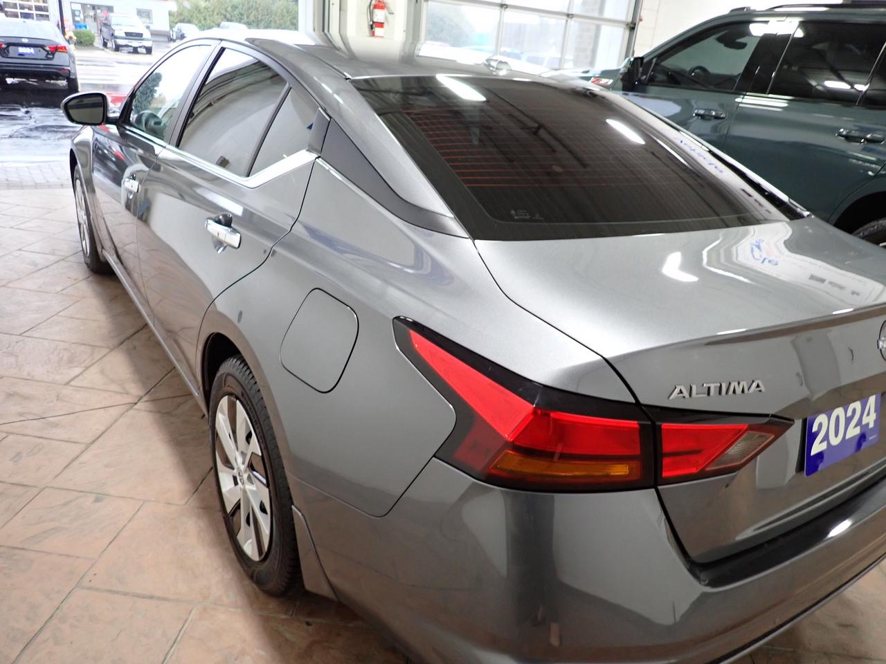 2024 Nissan Altima S AWD 4 DR LEATHER Photo3