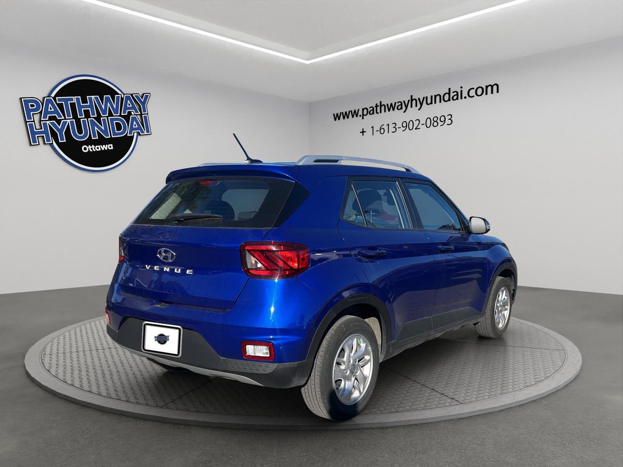 2025 Hyundai Venue Preferred | Reverse Cam | Heated Seats Photo