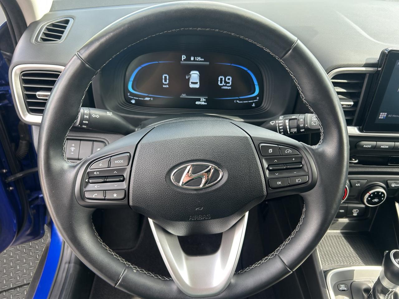 2025 Hyundai Venue Preferred | Reverse Cam | Heated Seats Photo