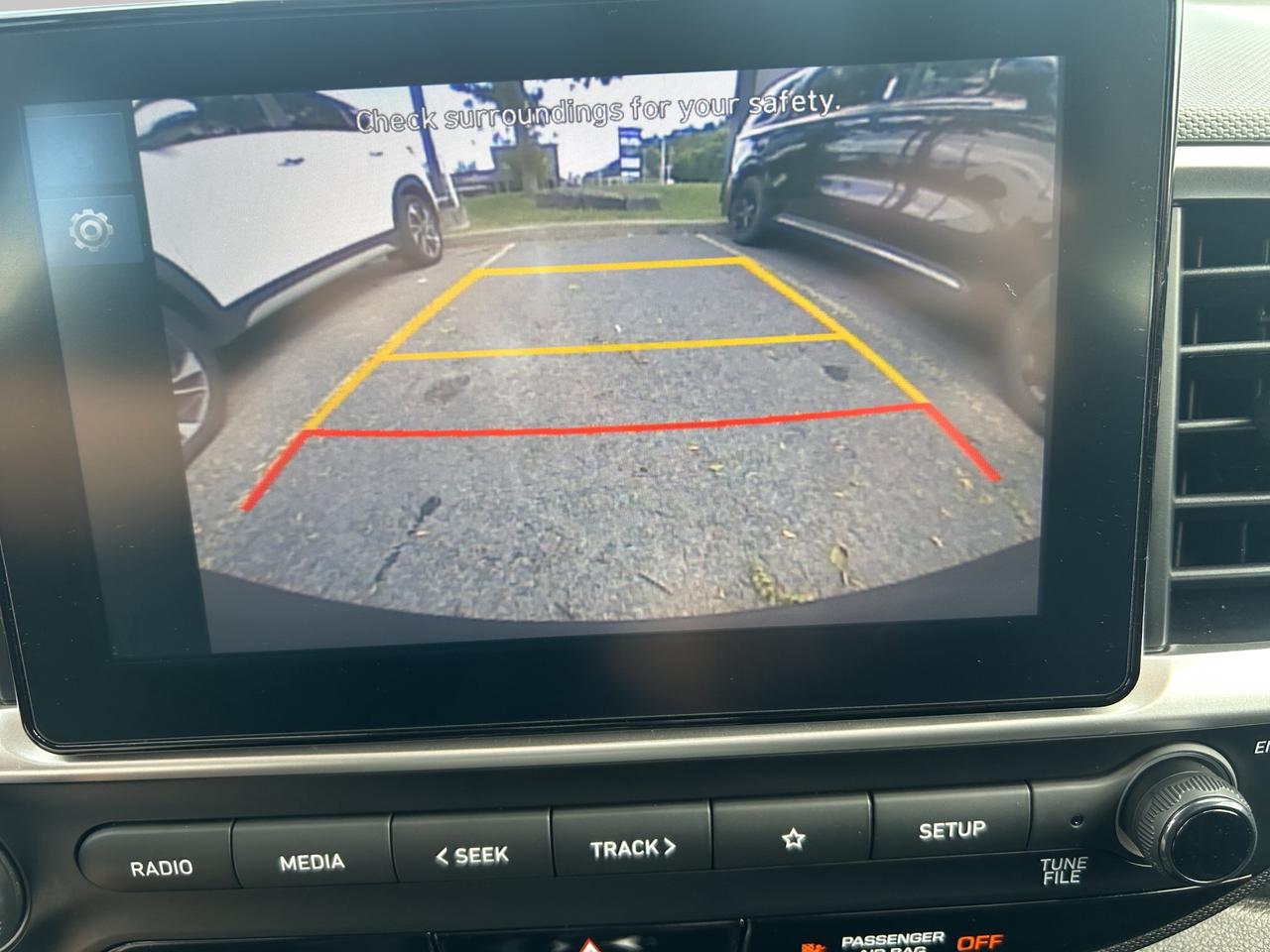 2025 Hyundai Venue Preferred | Reverse Cam | Heated Seats Photo